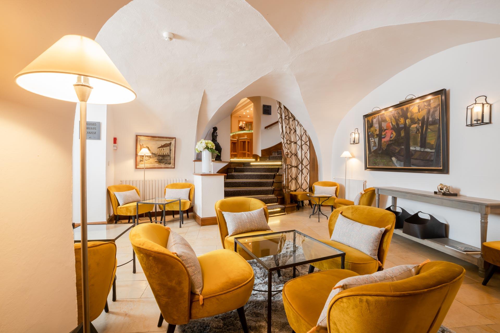 Maison Lameloise — lobby © Flore Deronzier Maison Lameloise — lobby © Flore Deronzier